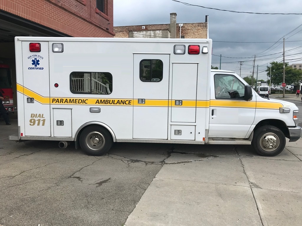 2013-E450-Used-Ambulance-5