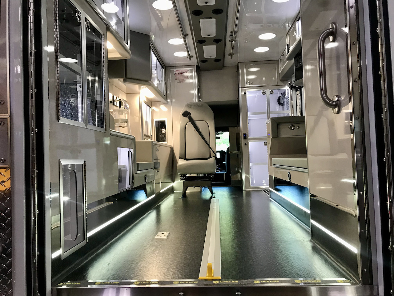 1_Life-Line-Ambulance-Demo-16