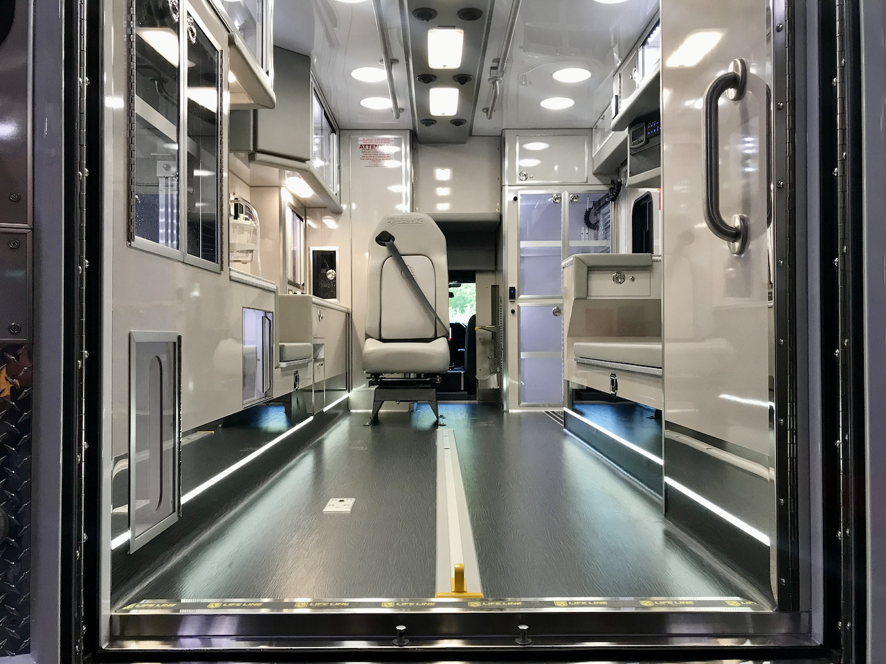 1_Life-Line-Ambulance-Demo-19