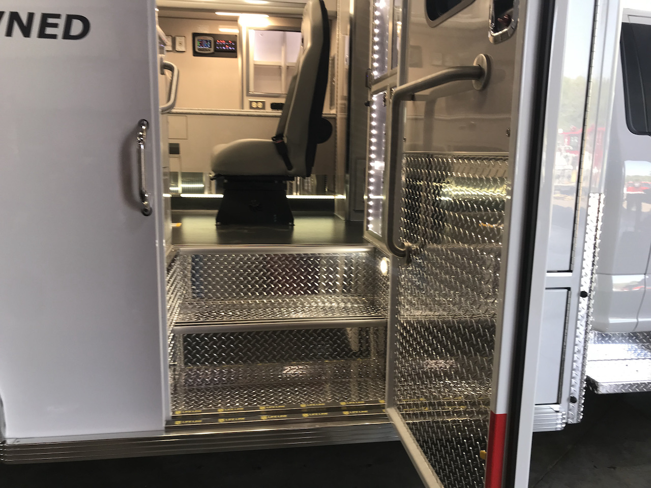 1_Life-Line-Ambulance-Demo-22