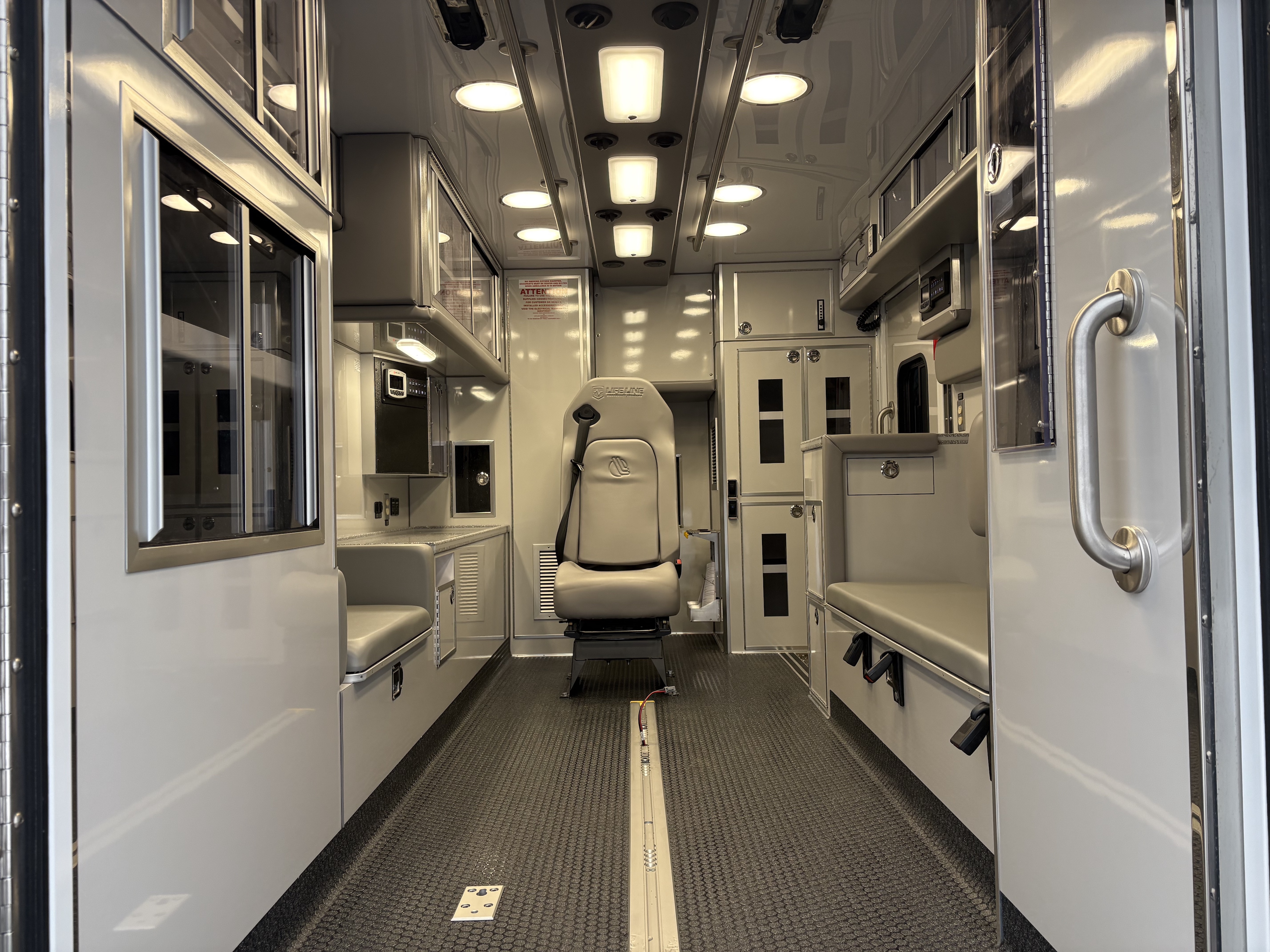 Life-Line-Stock-Ambulance-12
