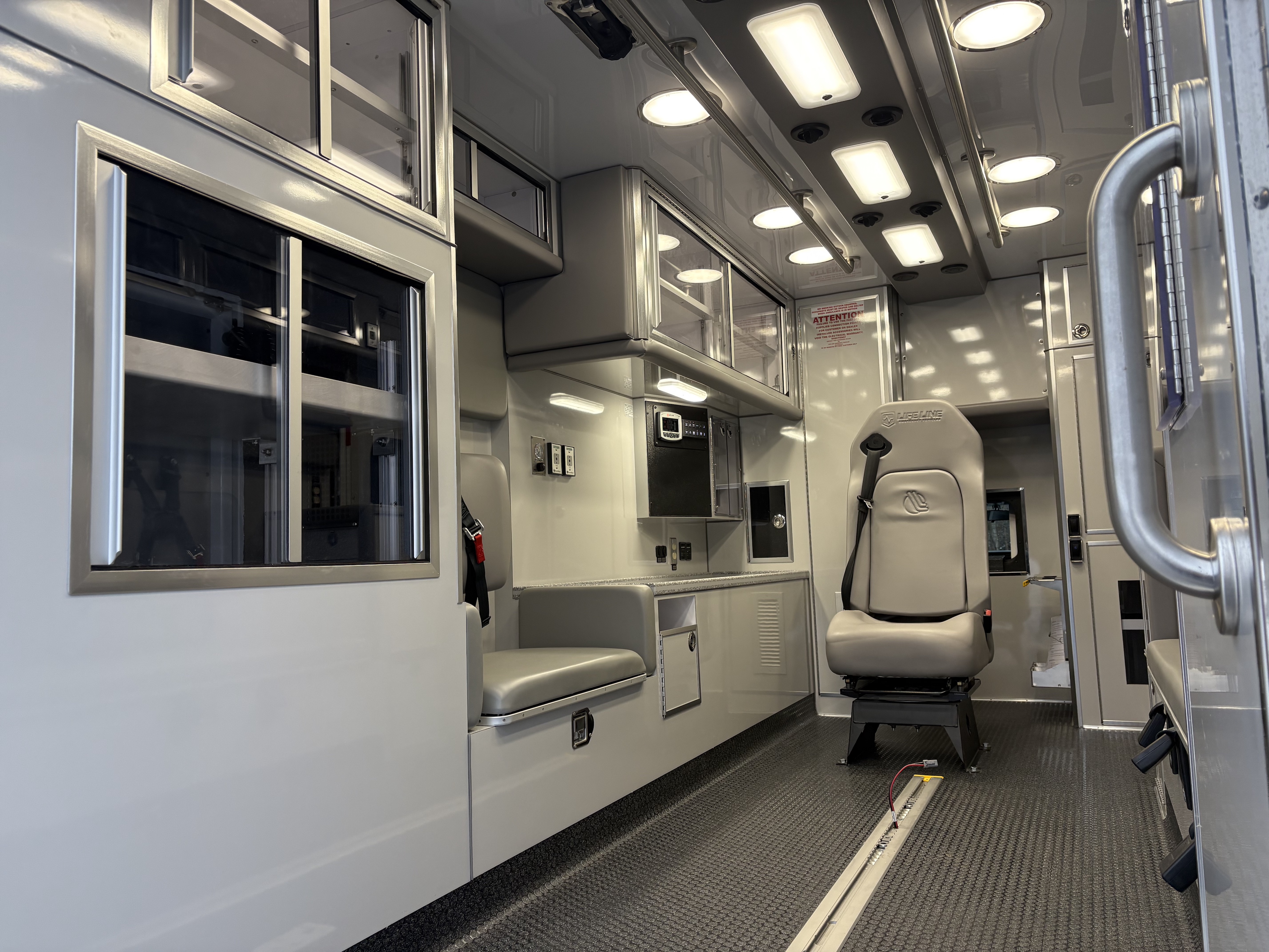 Life-Line-Stock-Ambulance-13