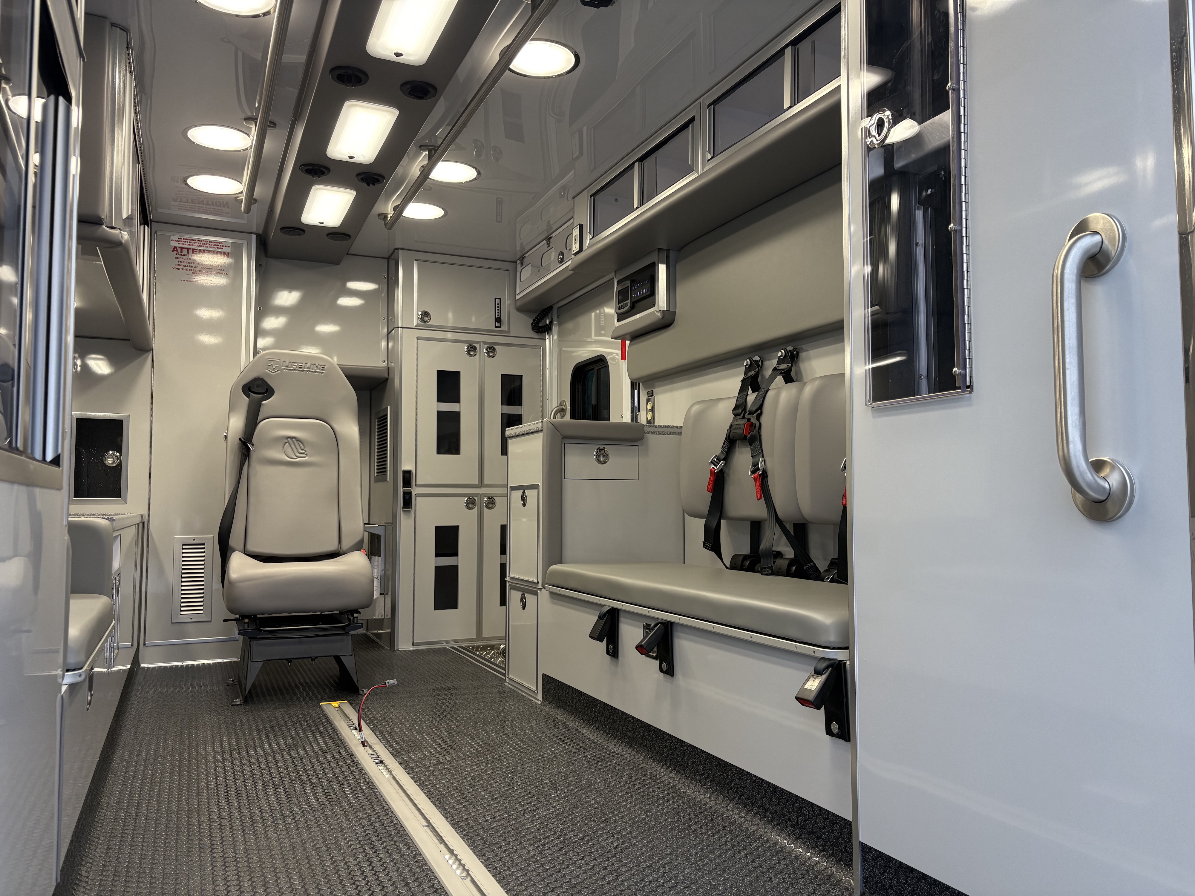 Life-Line-Stock-Ambulance-14