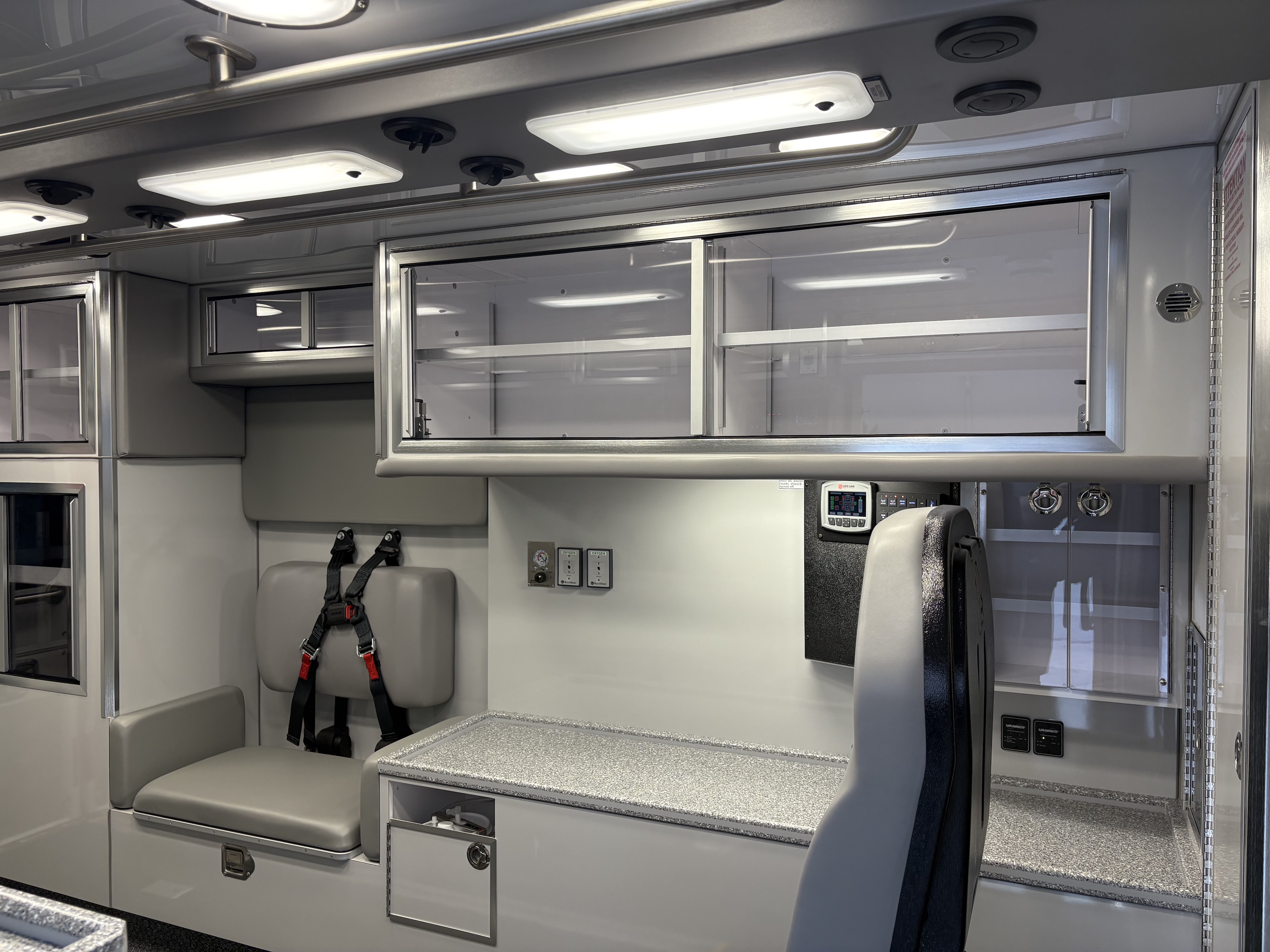 Life-Line-Stock-Ambulance-17