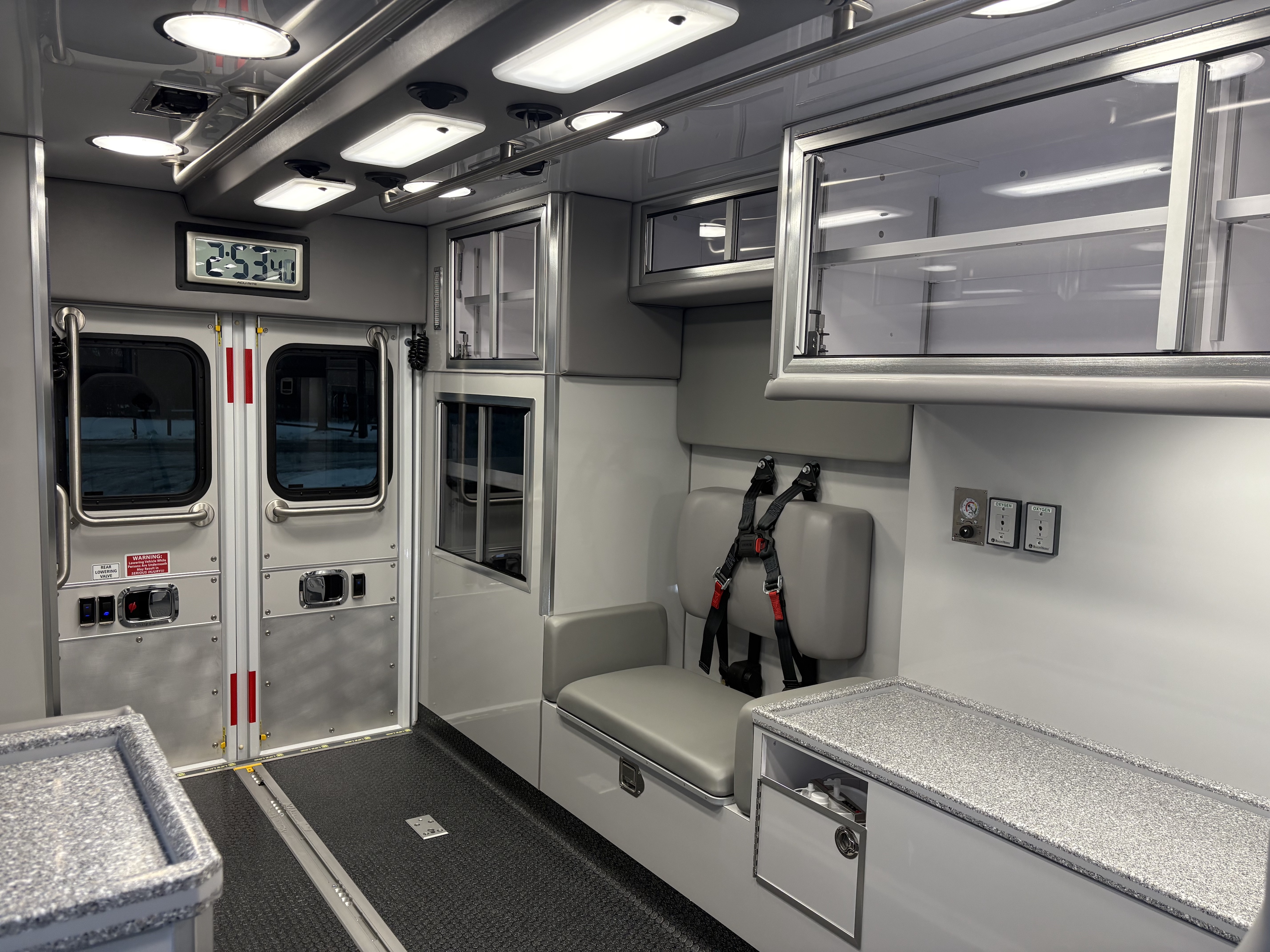 Life-Line-Stock-Ambulance-18