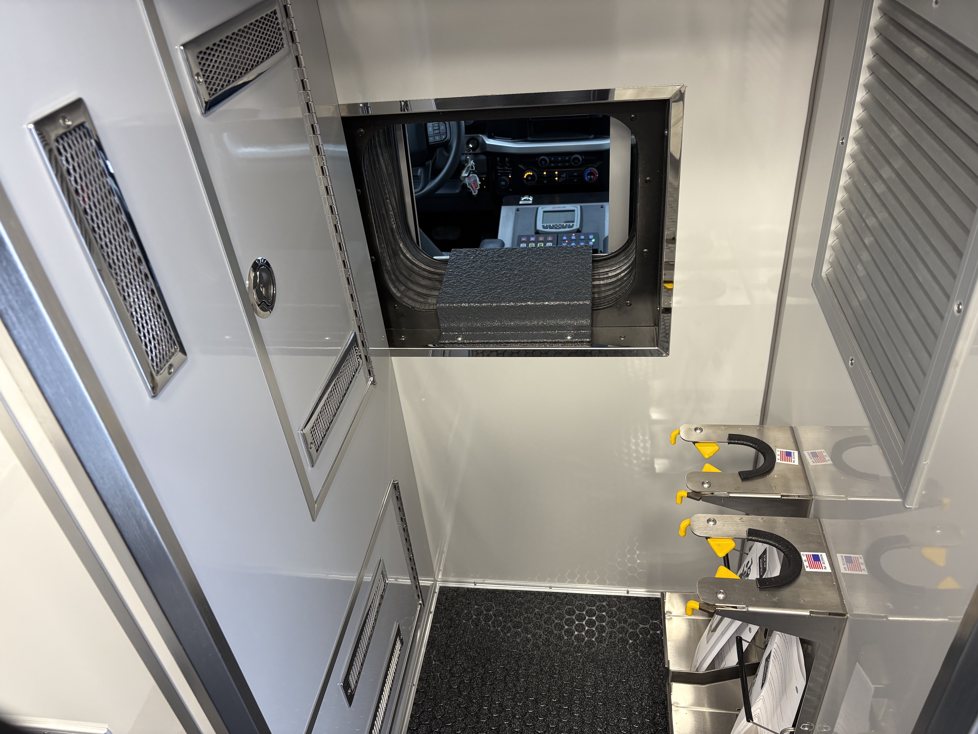 Life-Line-Stock-Ambulance-22