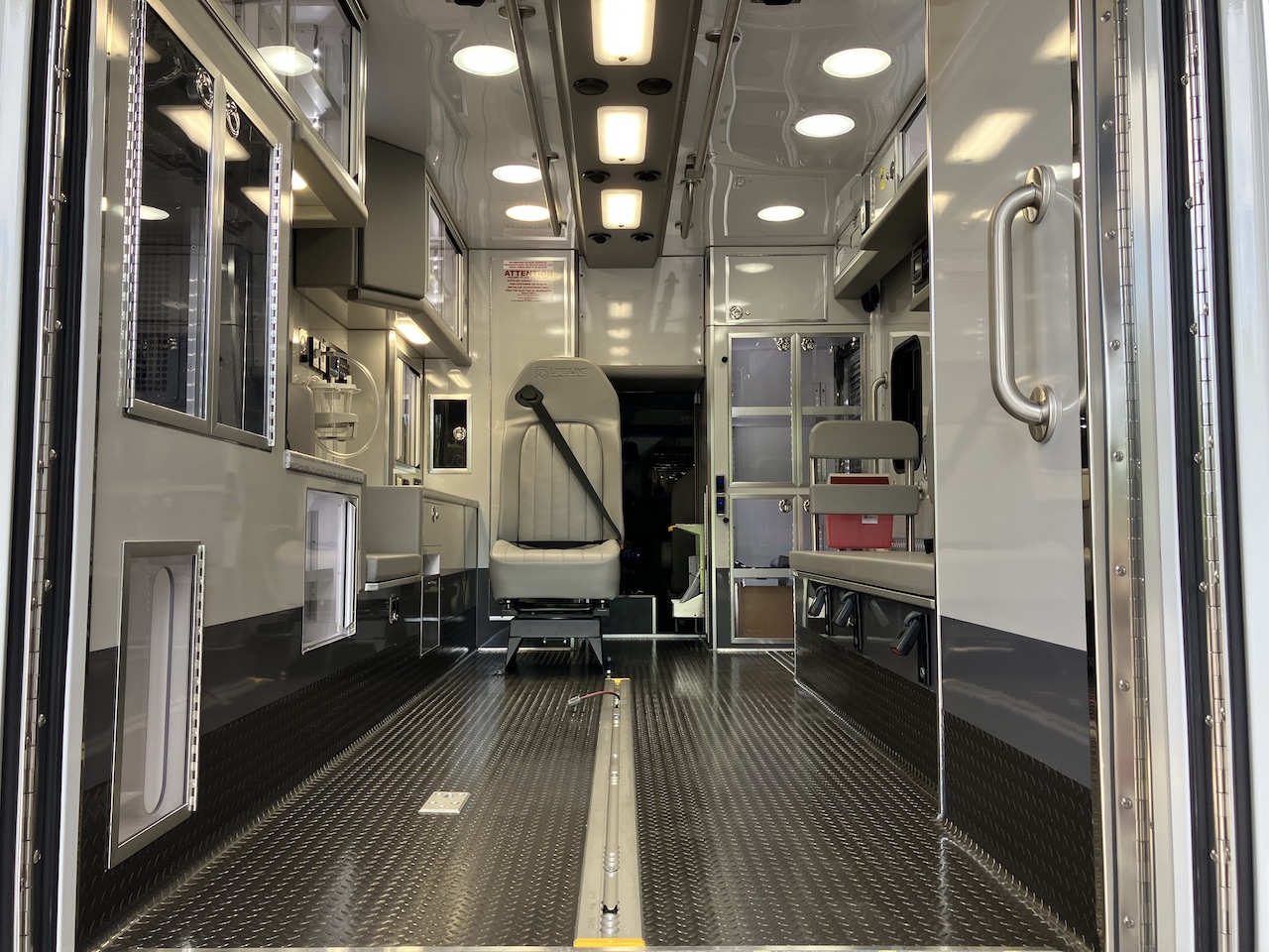 Life-Line-Stock-Ambulance-16