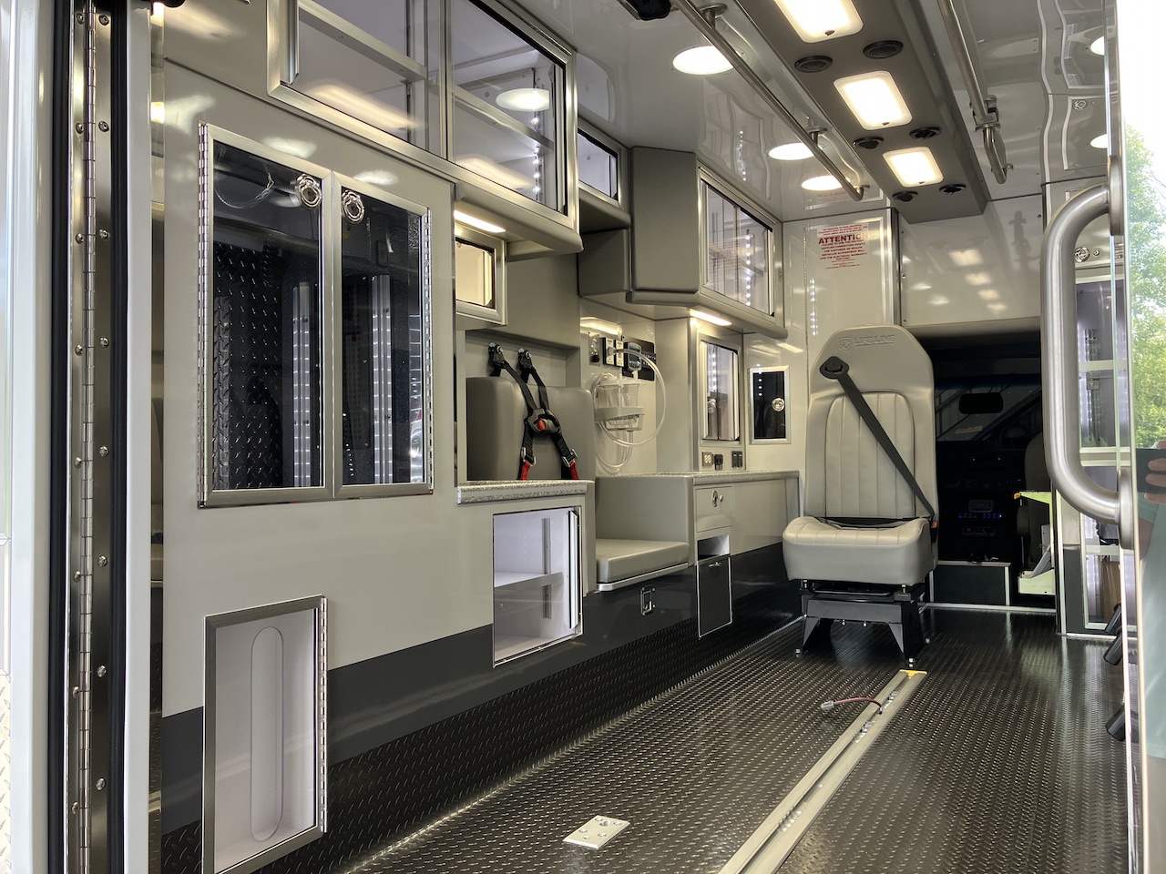 Life-Line-Stock-Ambulance-17