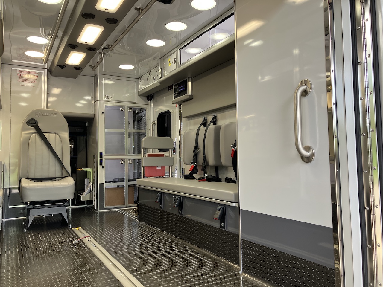Life-Line-Stock-Ambulance-18