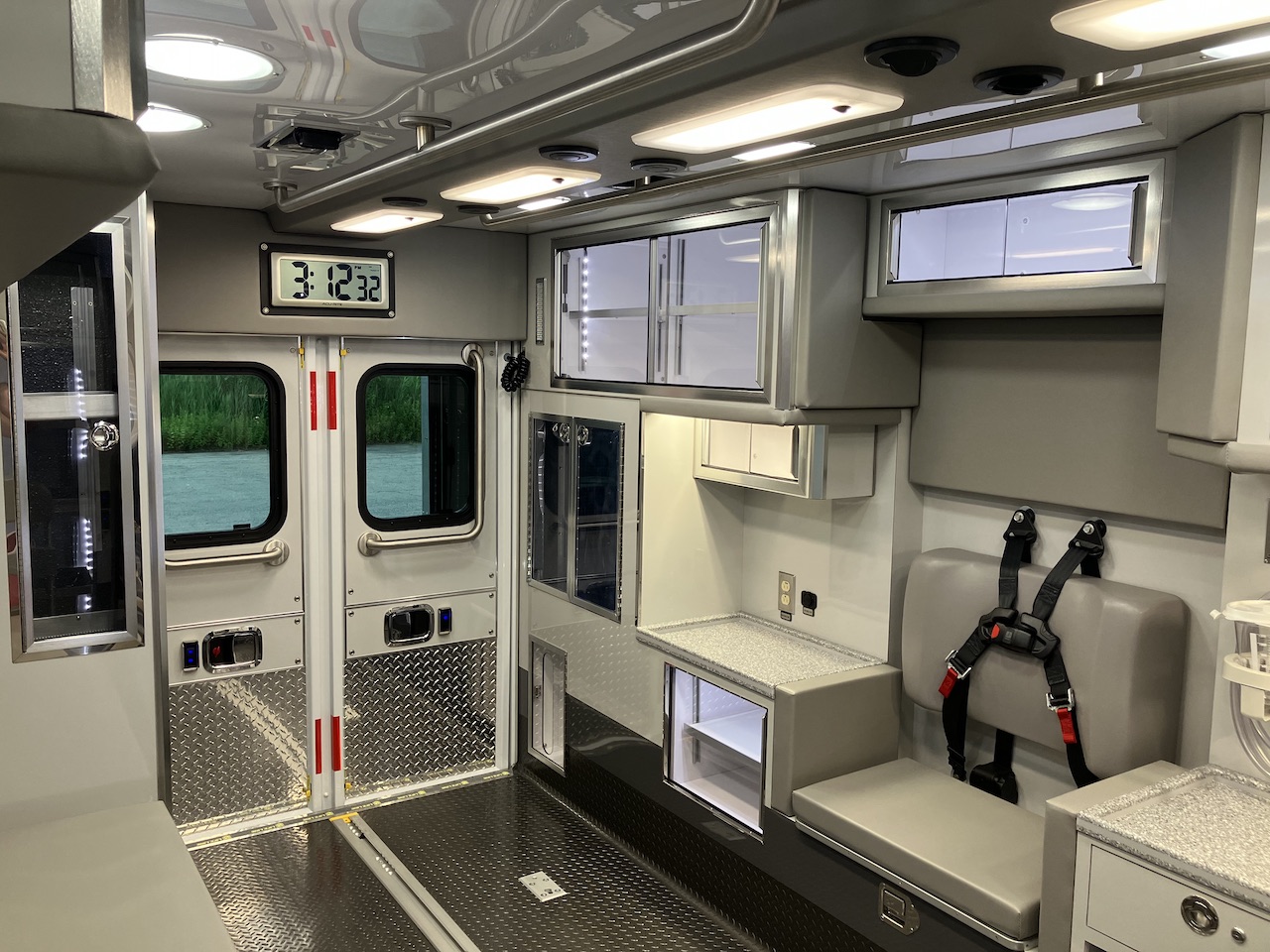 Life-Line-Stock-Ambulance-22