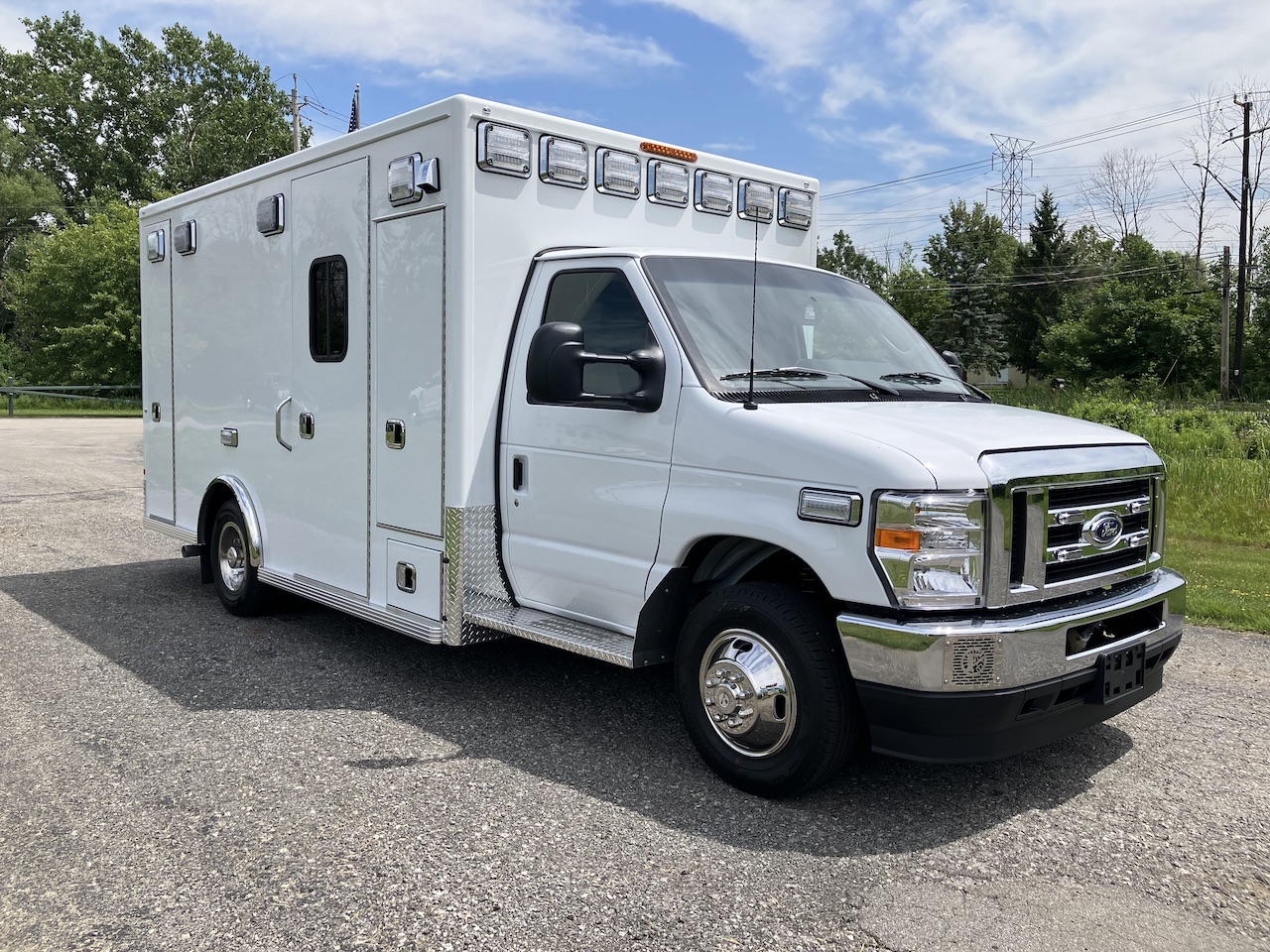Life-Line-Stock-Ambulance-4