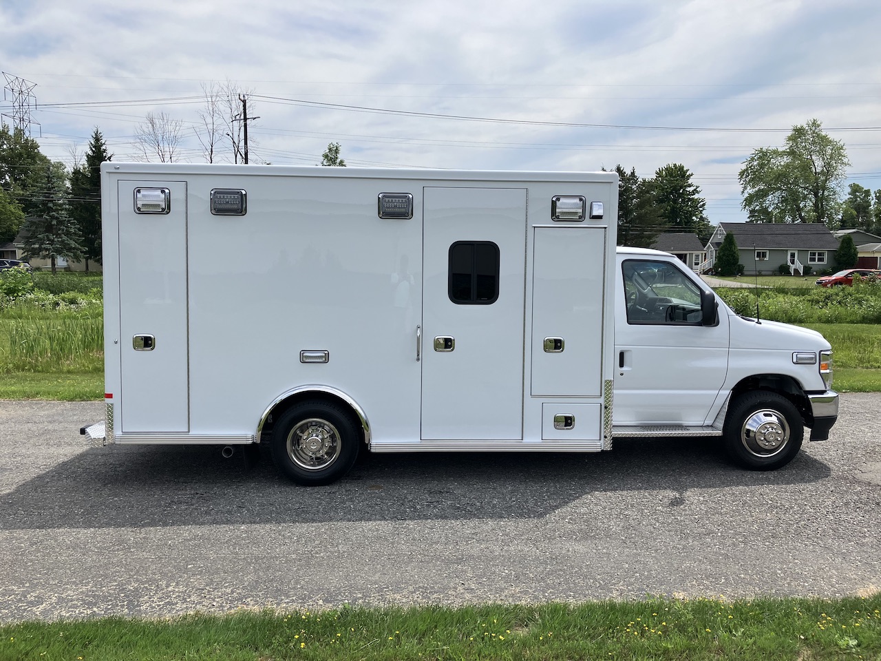 Life-Line-Stock-Ambulance-5