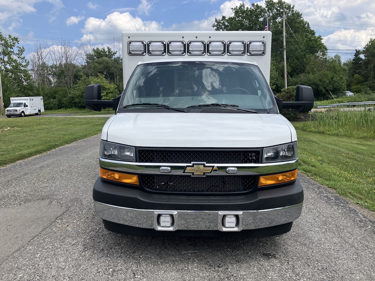 Medix-RP90-Stock-Ambulance-3