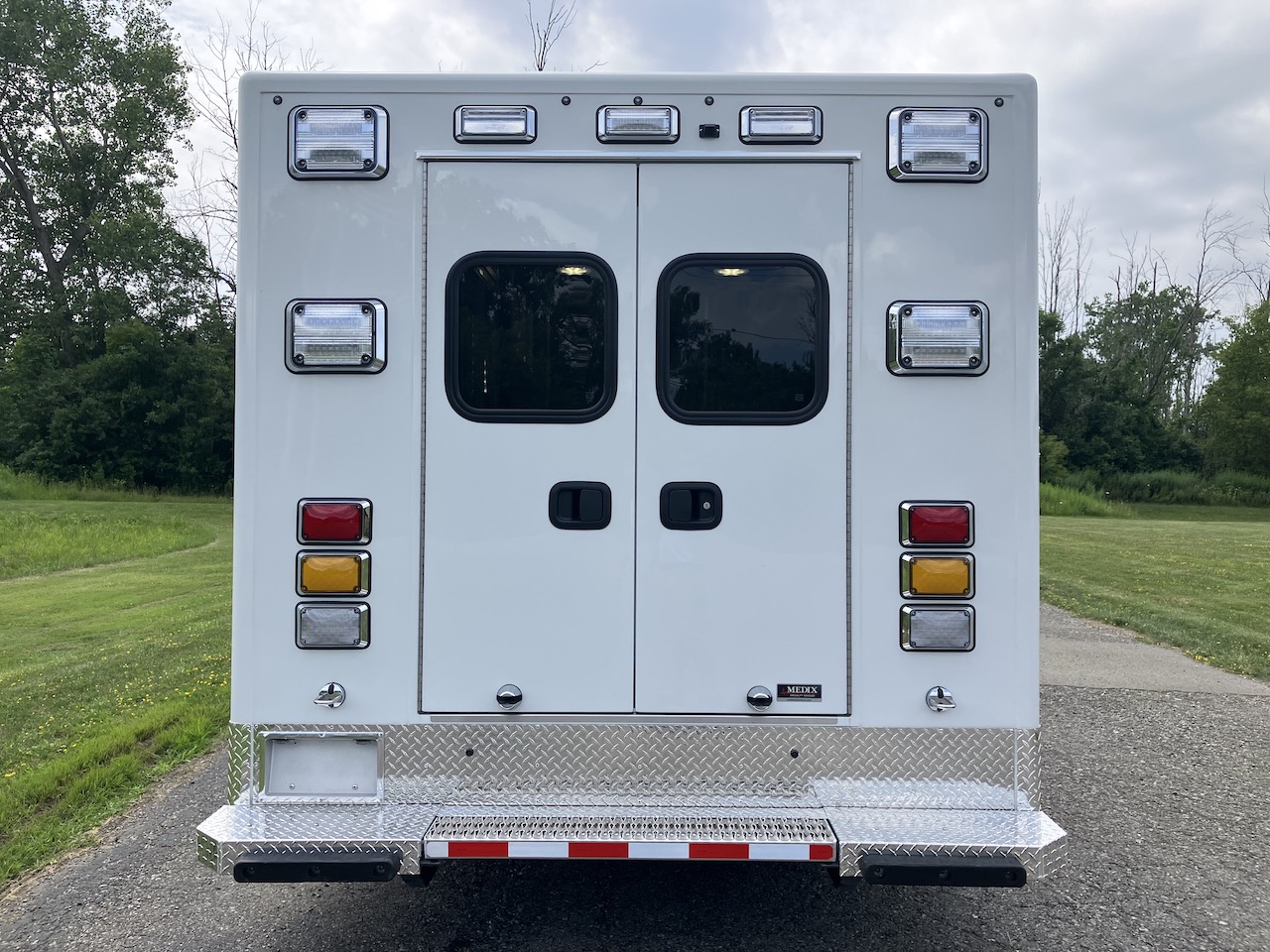 Medix-RP90-Stock-Ambulance-7