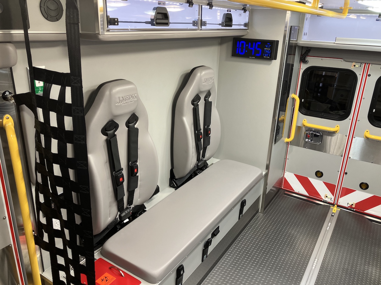 Medix-Ambulance-23-M462-10