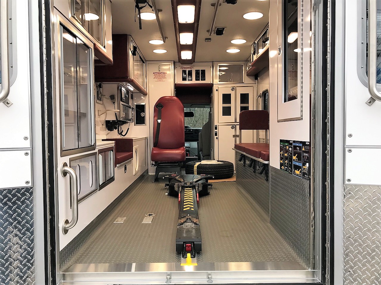 Cambridge-Life-Line-Ambulance-16