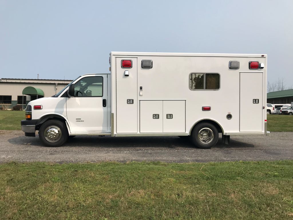 Corinth-Life-Line-Ambulance-1