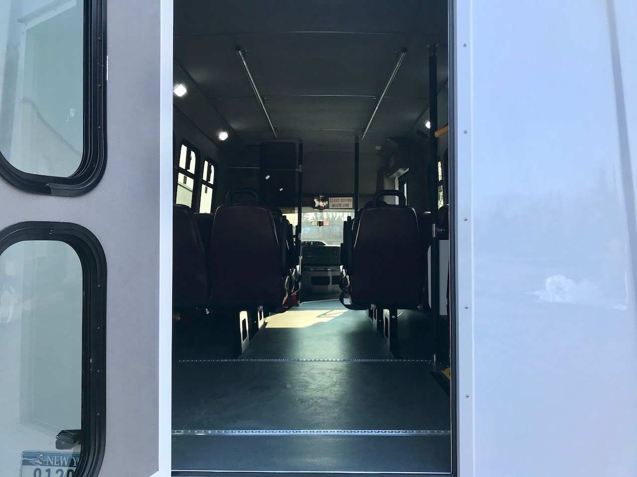 Diamond Coach - Corvus Bus - 10