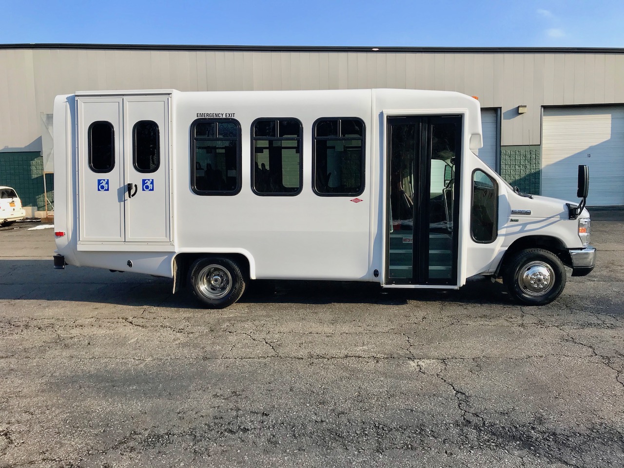 Diamond Coach - Corvus Bus - 6