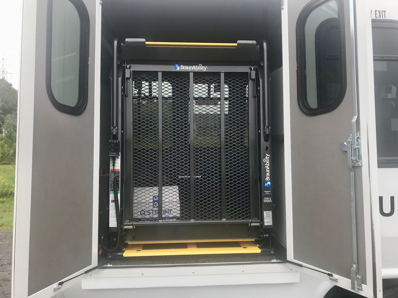 Diamond Coach - Corvus Bus - 13
