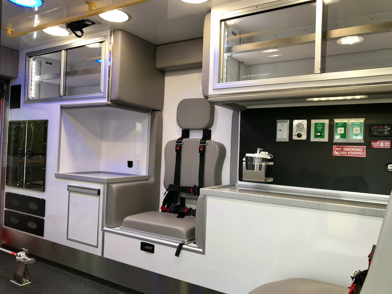 East-Otto-Medix-Ambulance-15