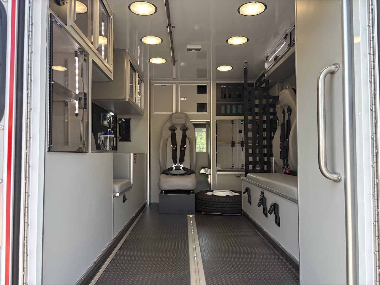 Medix-Stock-Ambulance-14