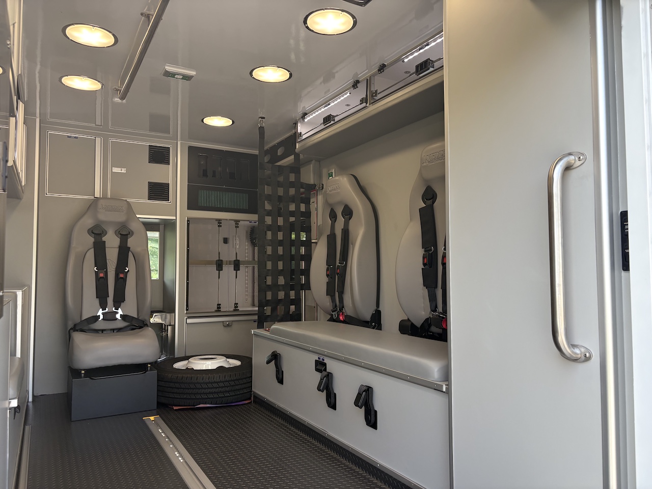 Medix-Stock-Ambulance-16