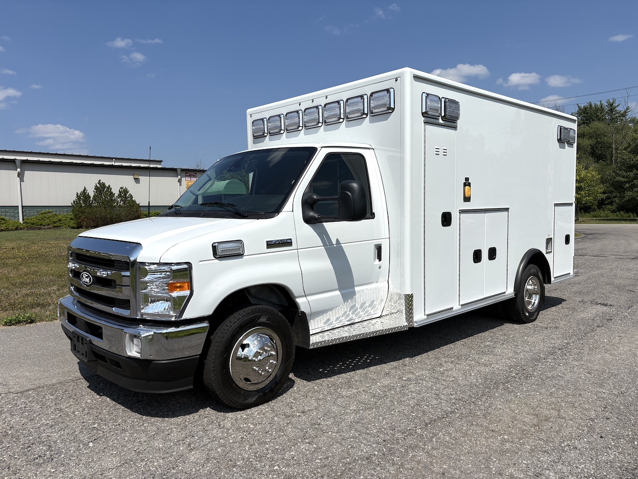 Medix-Stock-Ambulance-2