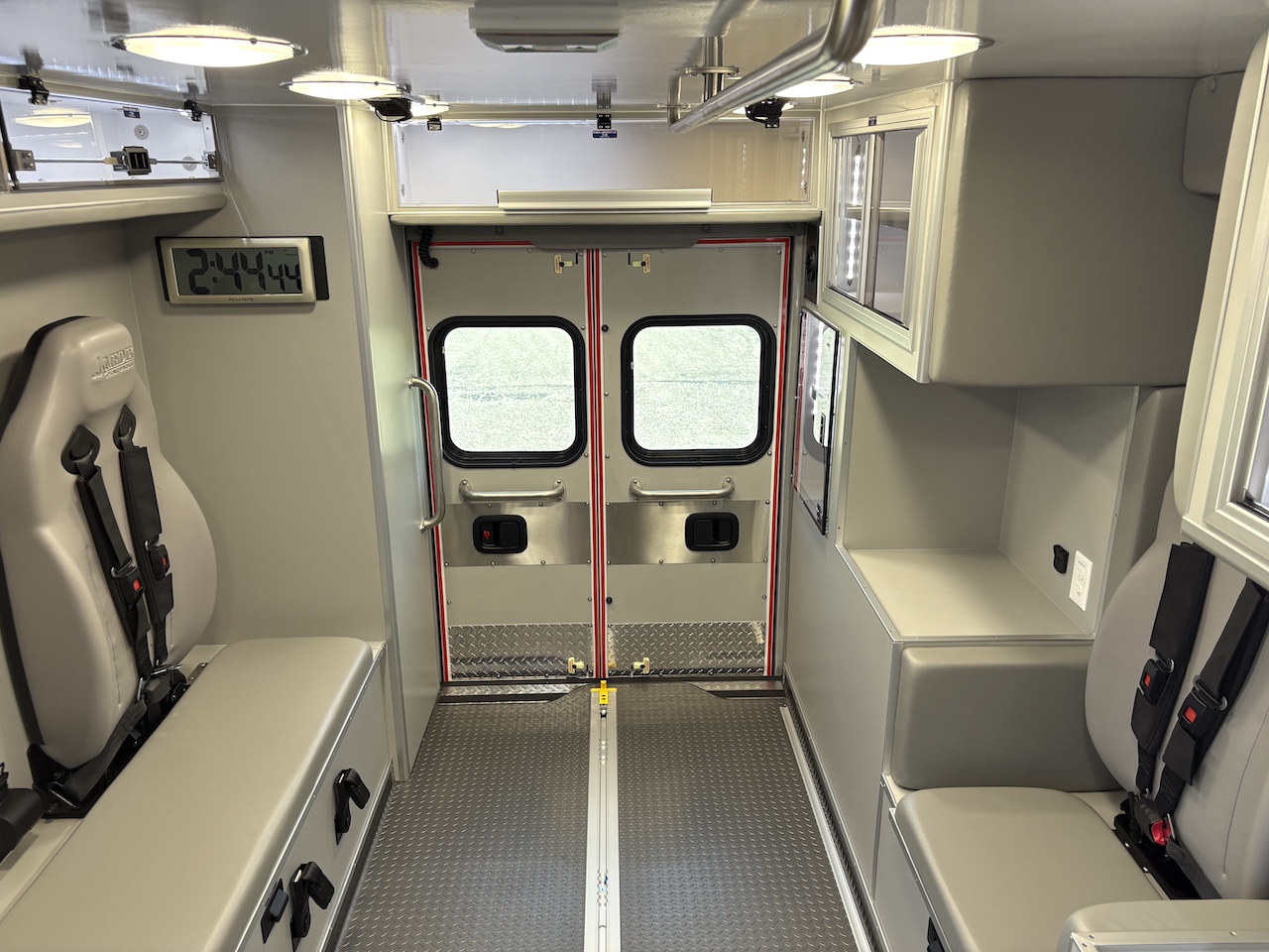 Medix-Stock-Ambulance-20