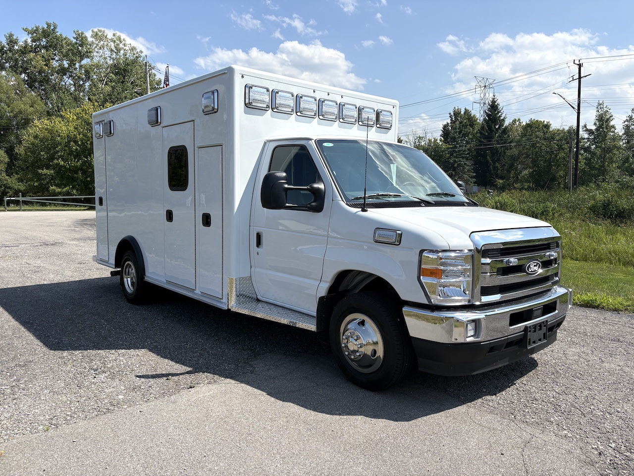 Medix-Stock-Ambulance-4