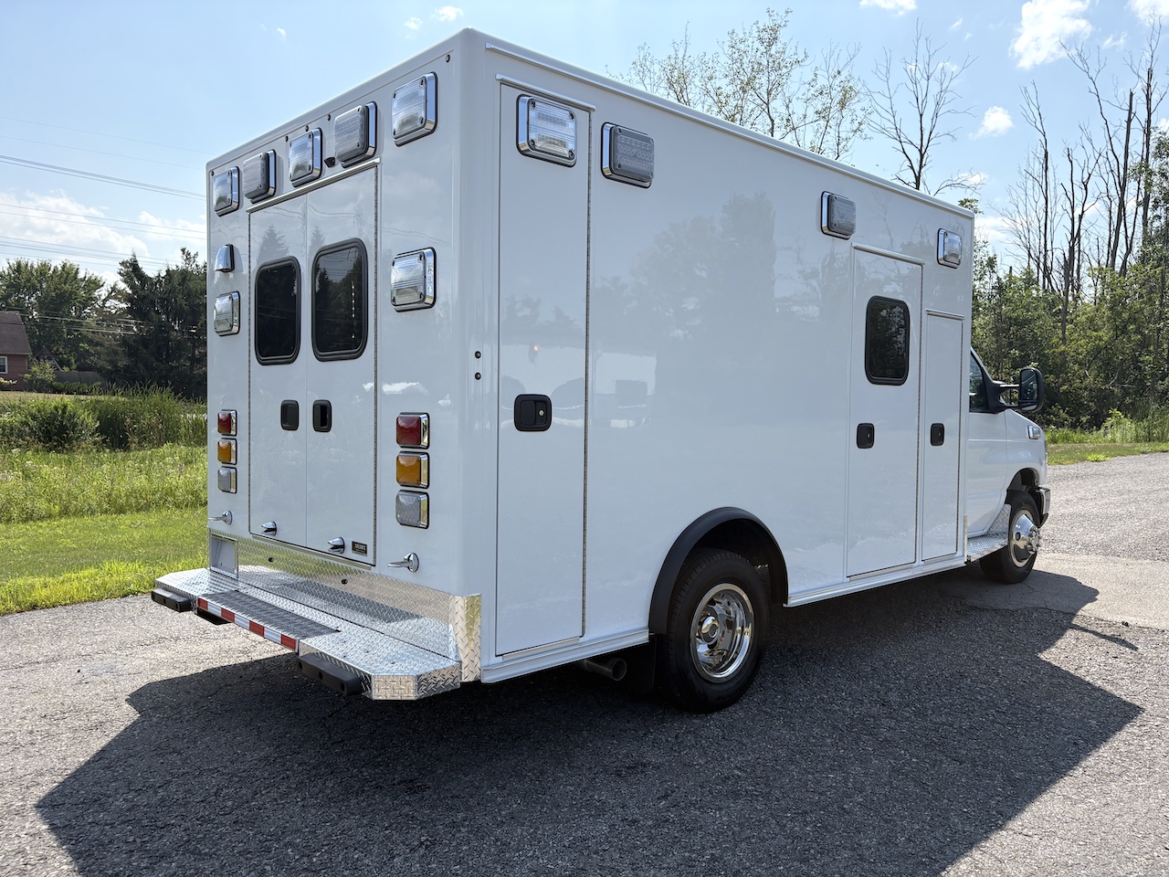 Medix-Stock-Ambulance-6
