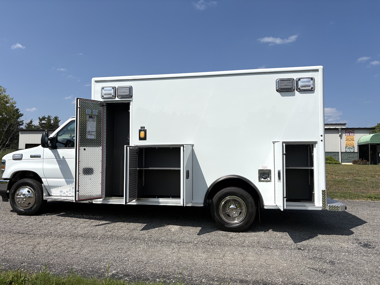 Medix-Stock-Ambulance-9