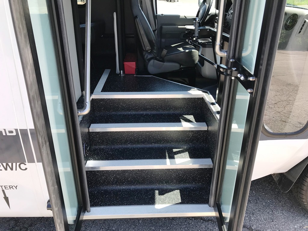 Hilltop-Diamond-Coach-3