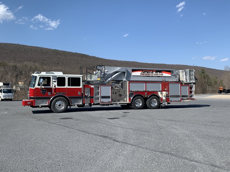 KME AerialCat 102' Mid-Mount Platform Fire Truck For Sale - 10847
