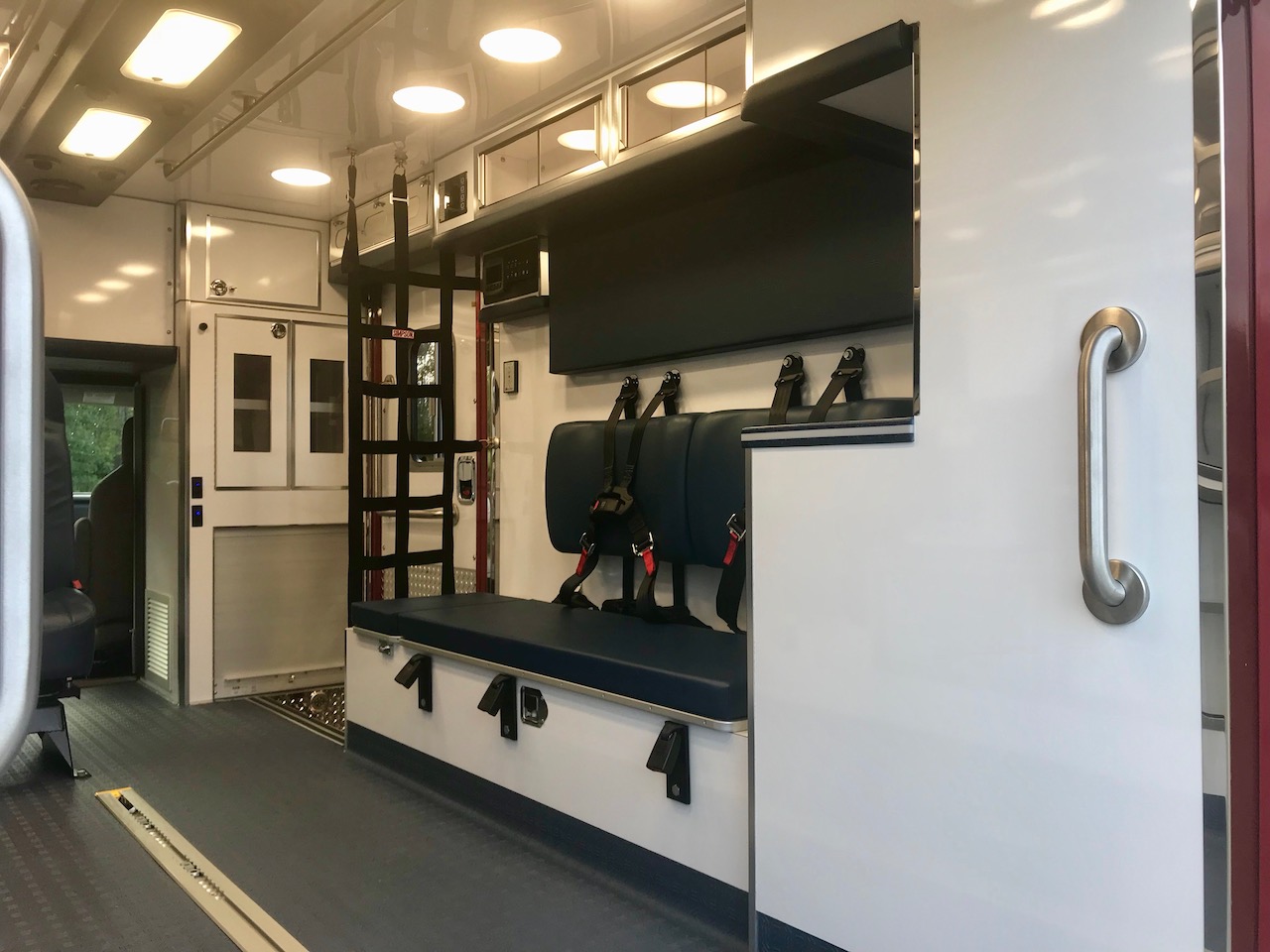 Life Line Ambulance - Lake Shore - 12