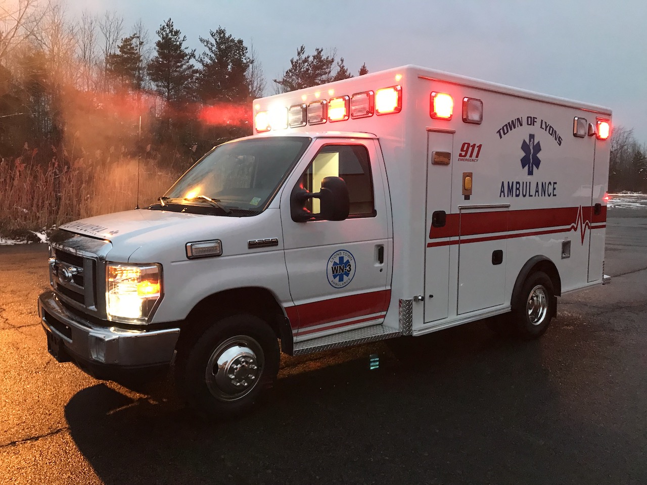 Medix Ambulance - Lyons Ambulance - 16