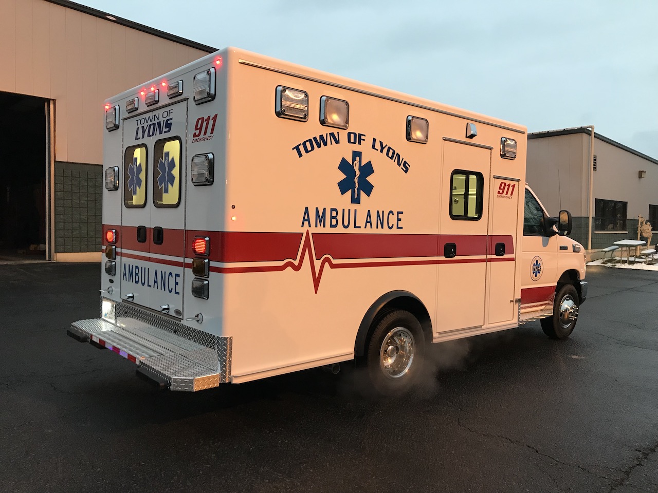 Medix Ambulance - Lyons Ambulance - 6