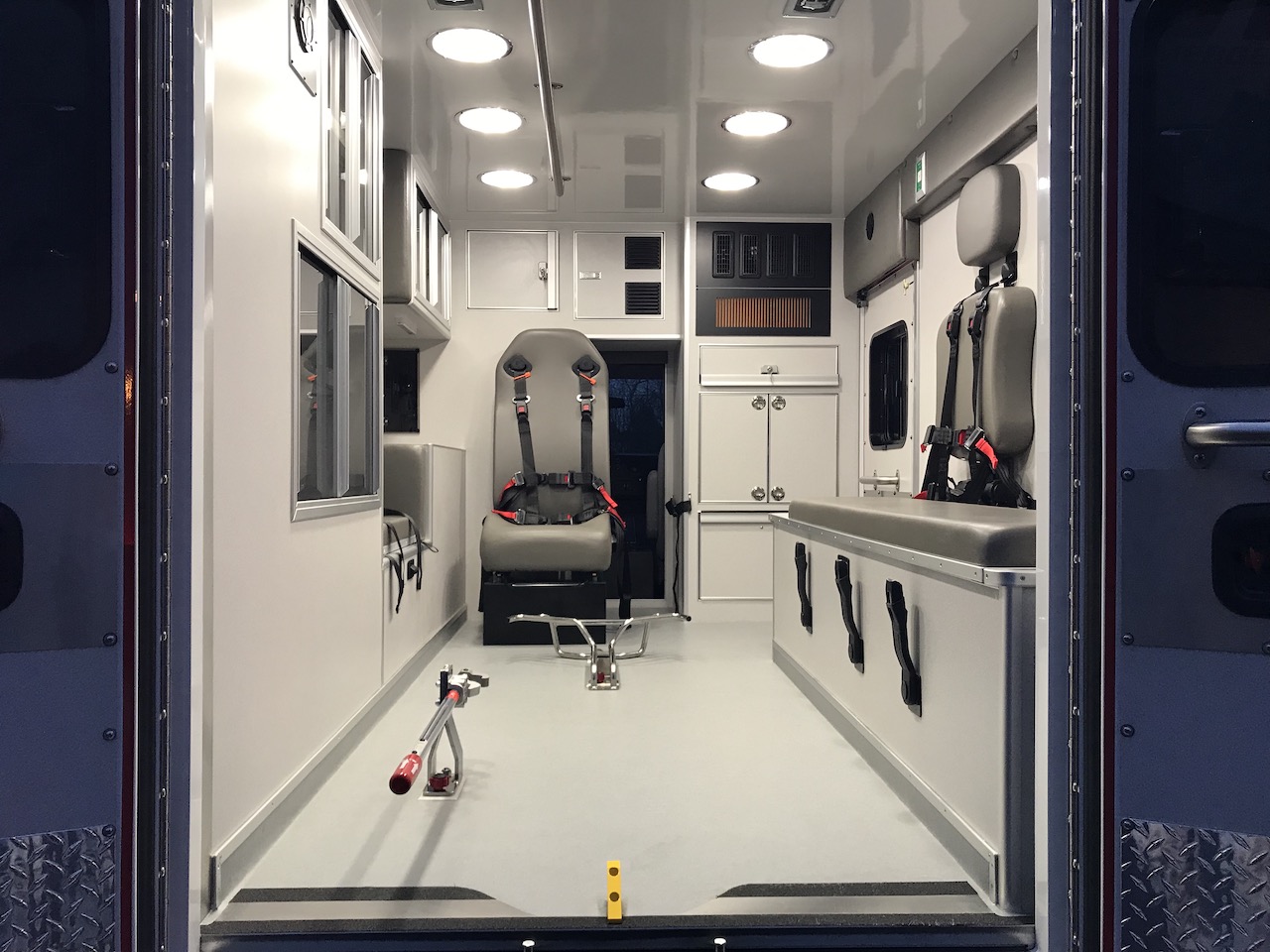 Medix Ambulance - Lyons Ambulance - 9