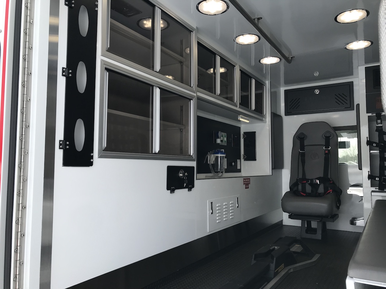 Mercy-Flight-Medix-Ambulance-11
