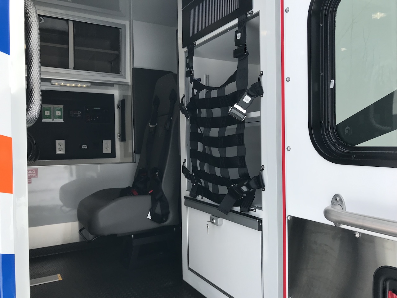 Mercy-Flight-Medix-Ambulance-13