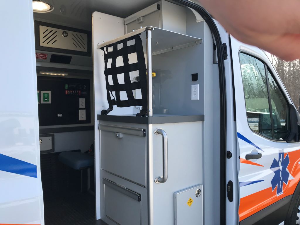 Mercy-Flight-Medix-Transit-Ambulance-17