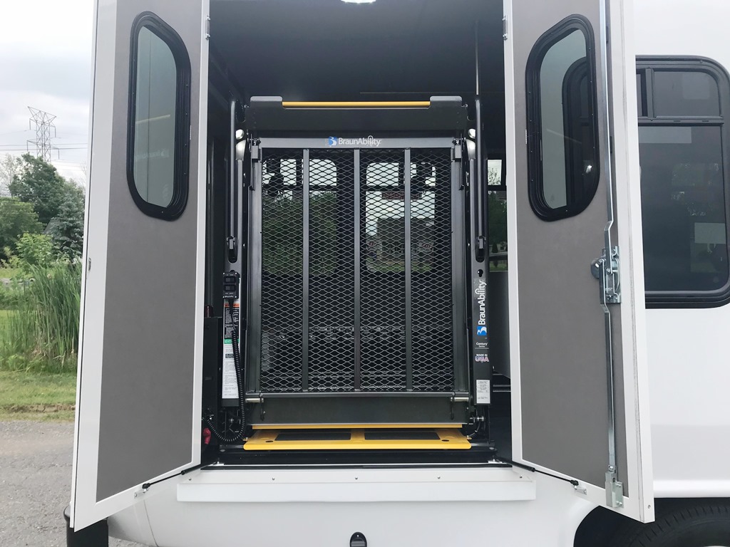 Diamond Coach Paratransit - Monroe ARC - 10