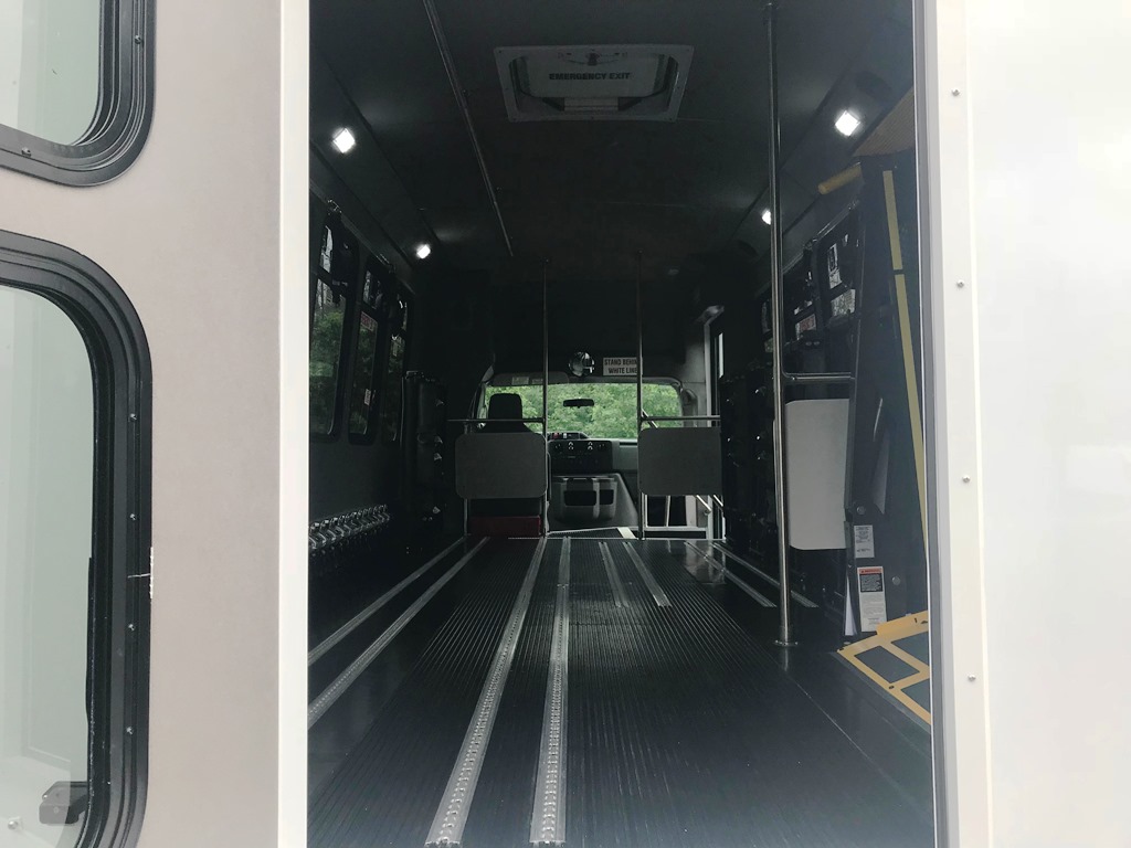 Diamond Coach Paratransit - Monroe ARC - 12