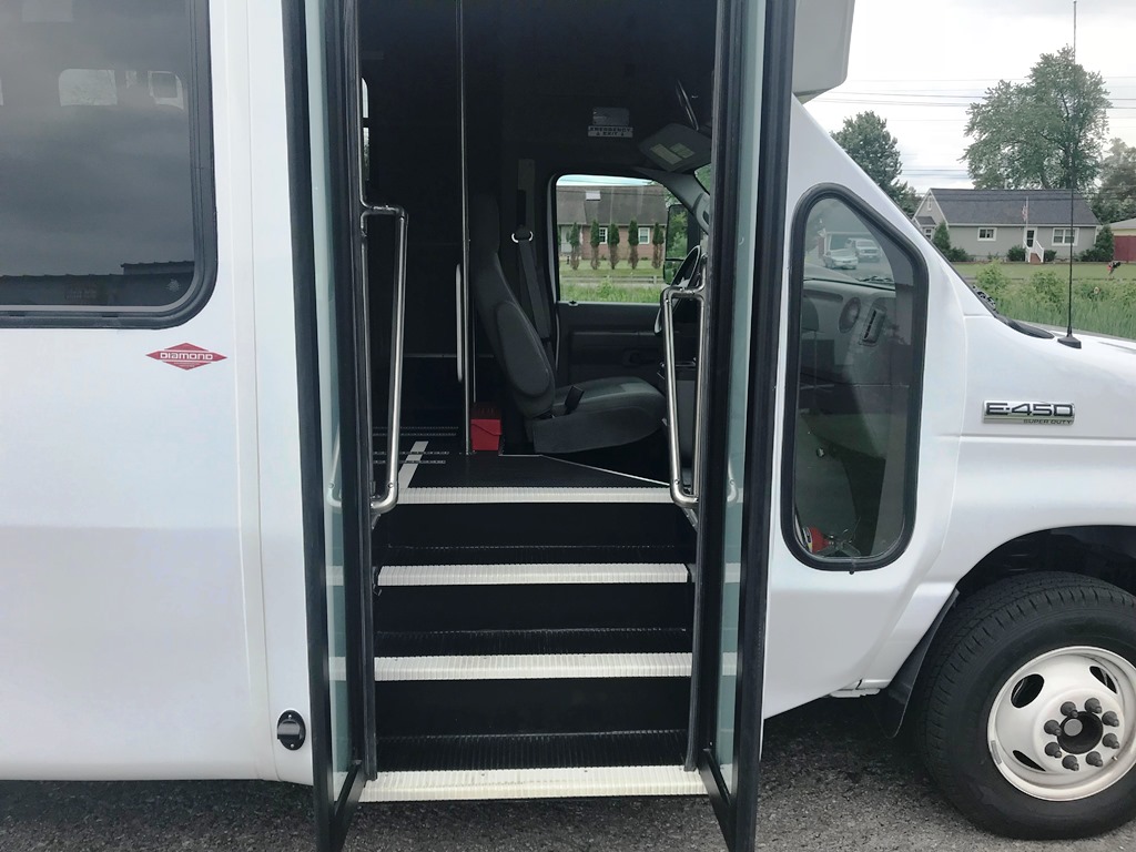 Diamond Coach Paratransit - Monroe ARC - 15
