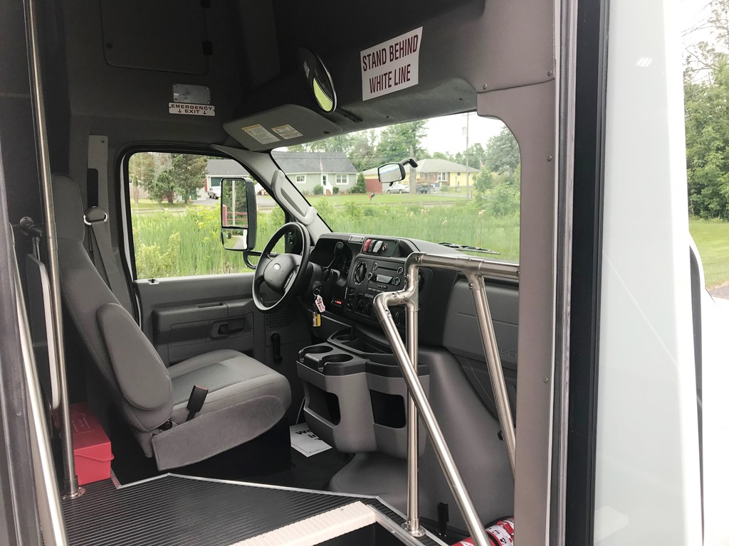 Diamond Coach Paratransit - Monroe ARC - 16