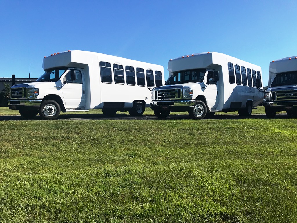 Diamond Coach Shuttle Bus - Monroe ARC - 1