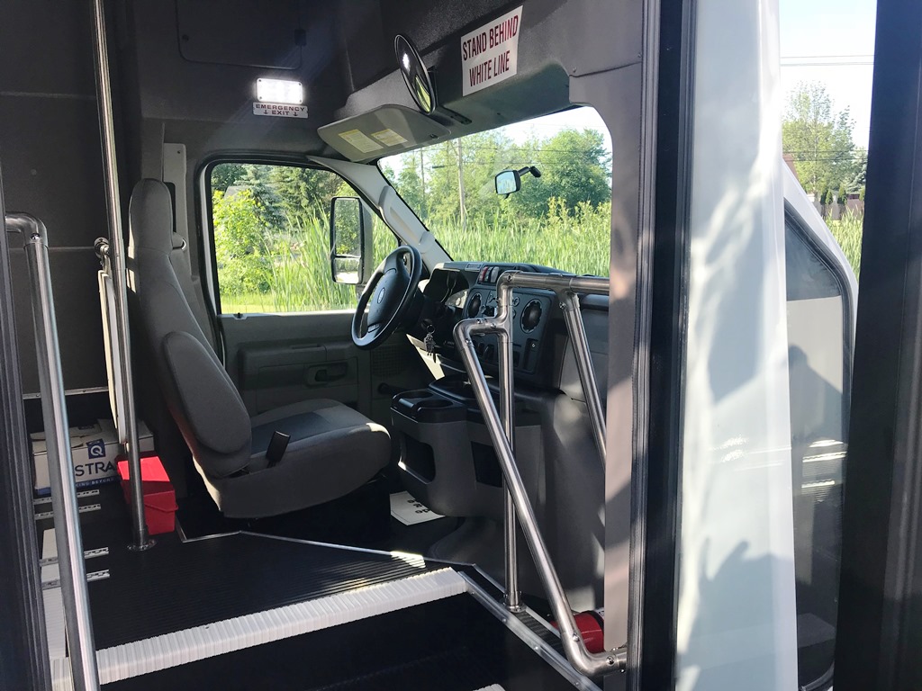 Diamond Coach Shuttle Bus - Monroe ARC - 10