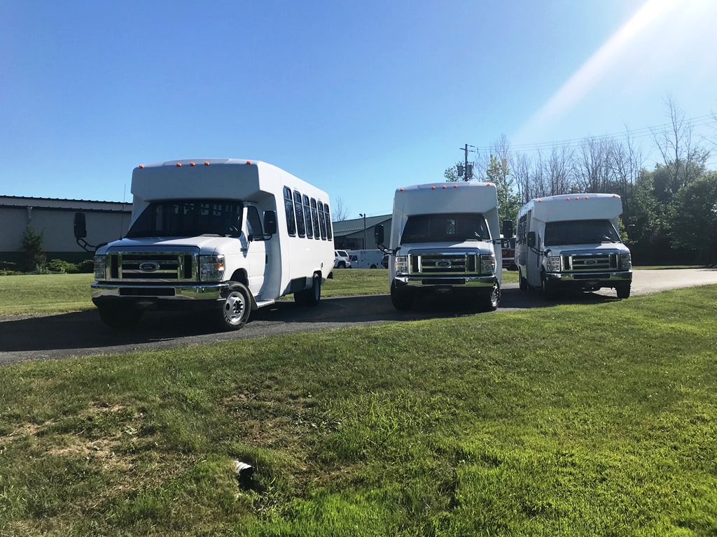 Diamond Coach Shuttle Bus - Monroe ARC - 2
