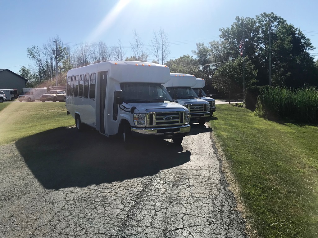 Diamond Coach Shuttle Bus - Monroe ARC - 3