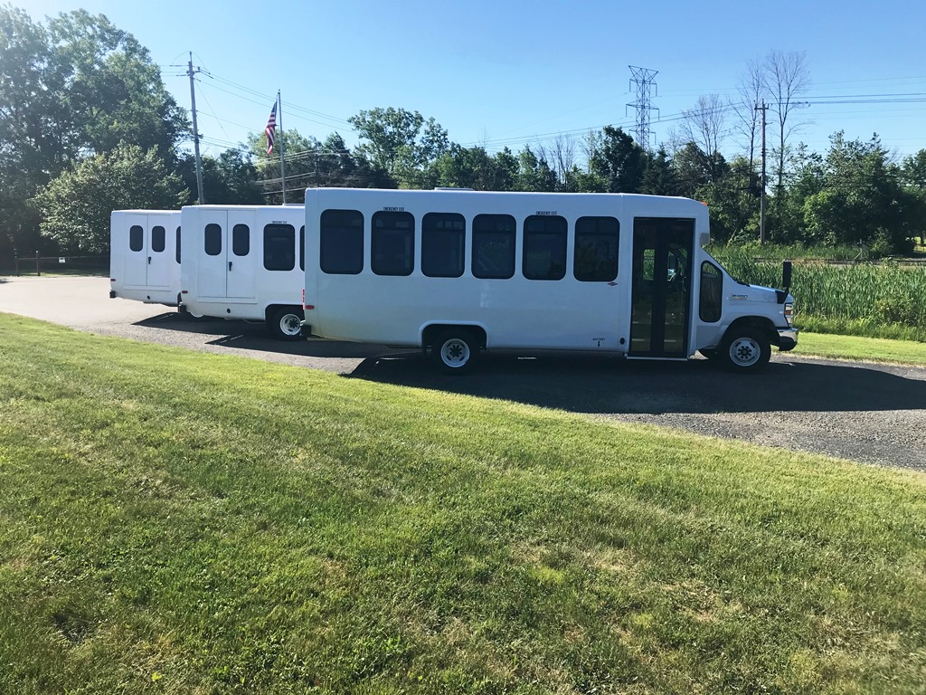 Diamond Coach Shuttle Bus - Monroe ARC - 4